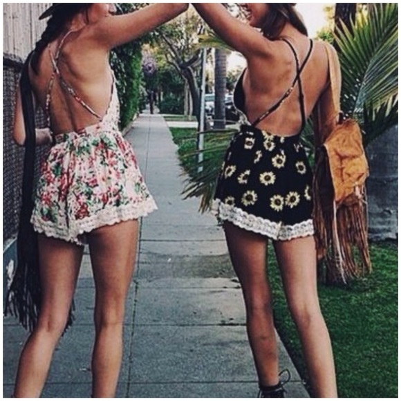 SOLD✨LF Solemio Mandala Lace Cross-Back Romper - Picture 2 of 4